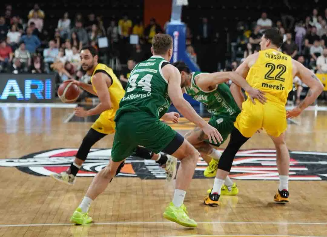 Bursaspor'dan Mersin'de son saniyede gelen galibiyet