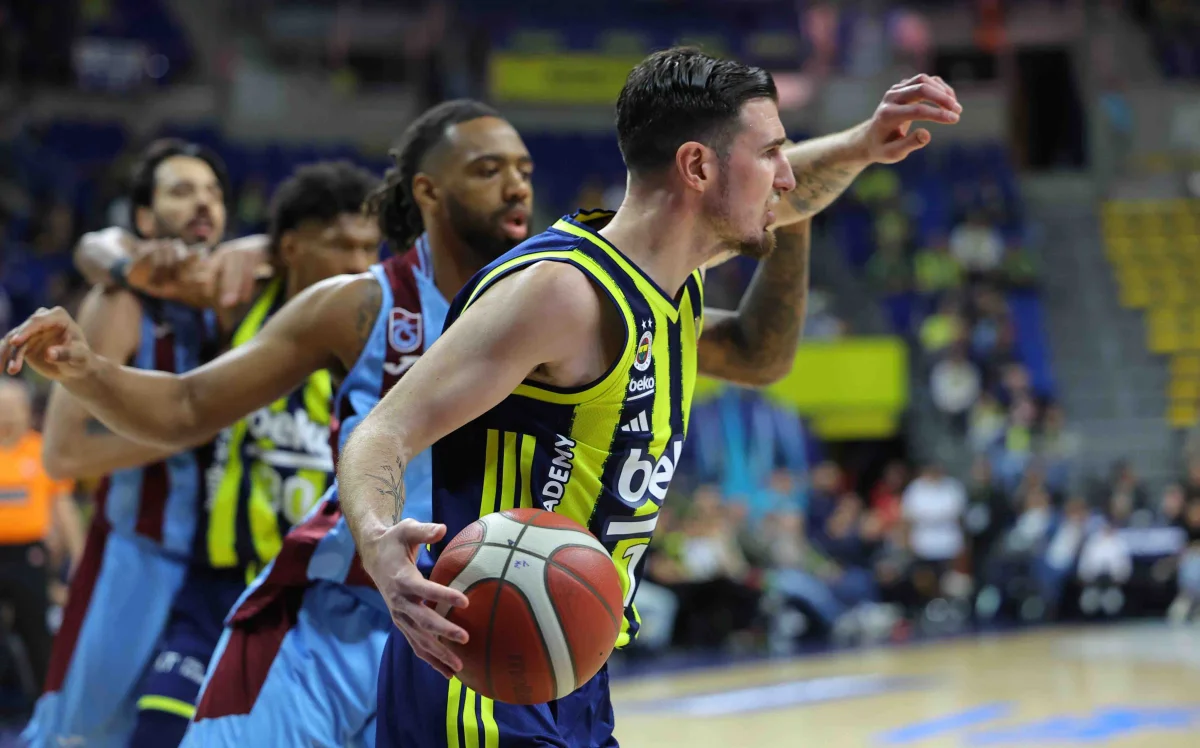 Çekişmeli maçın galibi Fenerbahçe