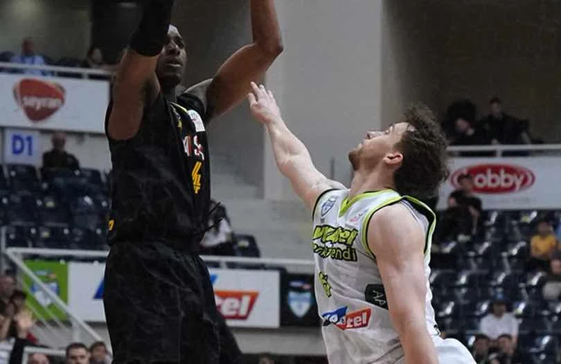 Merkezefendi Belediyesi Basket, Mersin engelini aştı