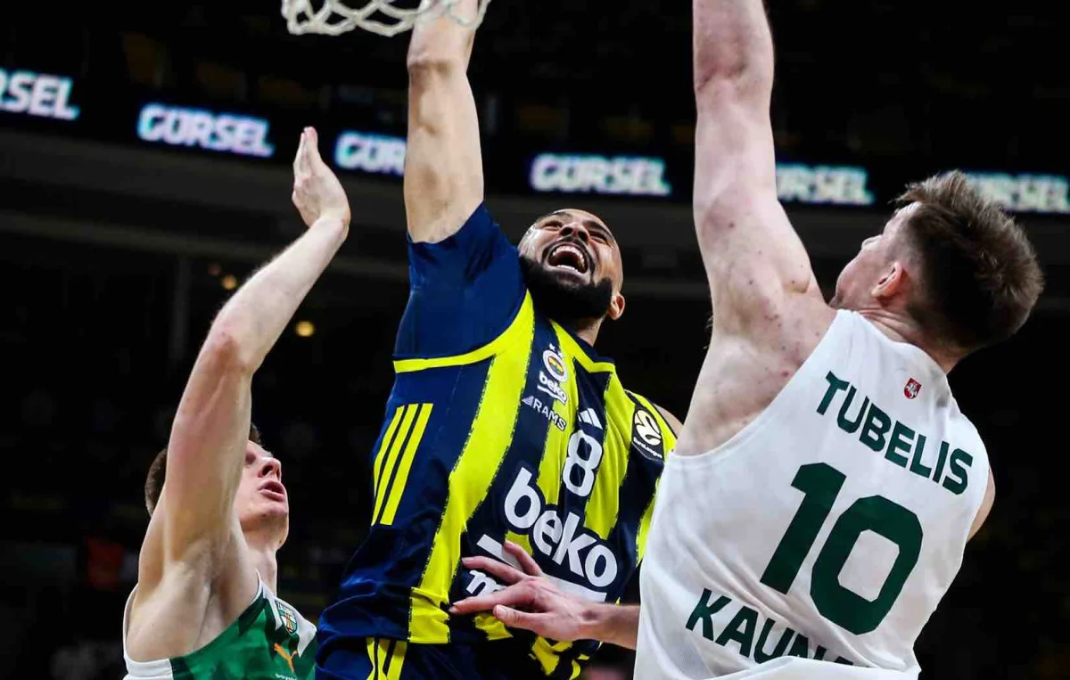 Fenerbahçe, Zalgiris karşısında 1-0 öne geçti