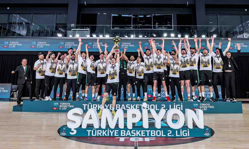 TB2L'de şampiyon Sakarya Büyükşehir
