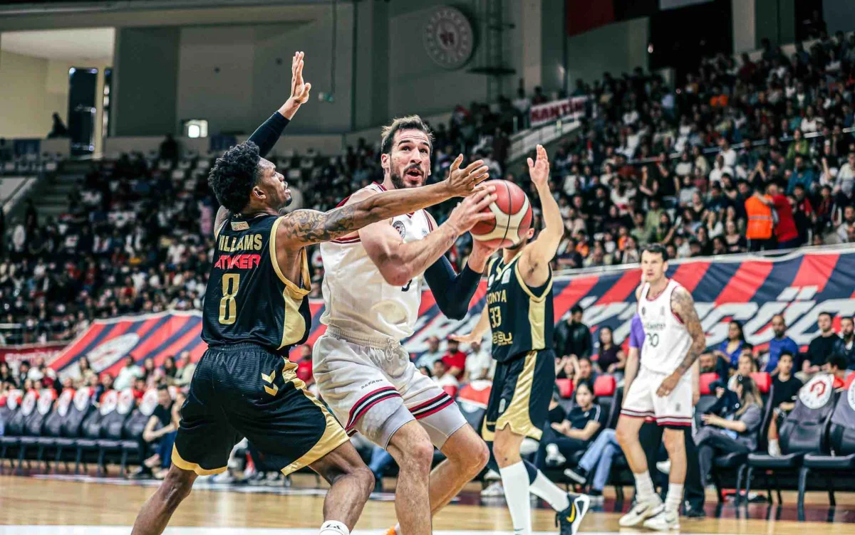 Gaziantep Basketbol finalde
