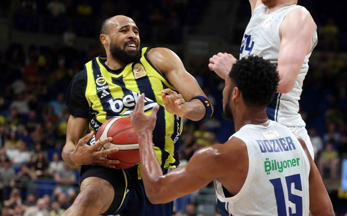 Anadolu Efes başladı Fenerbahçe bitirdi