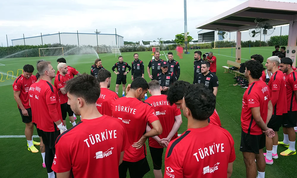 Hidayet Türkoğlu, A Milli Futbol Takımını Miami’de ziyaret etti