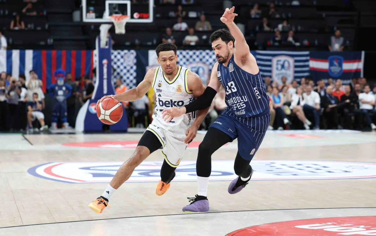 Anadolu Efes pes etmedi