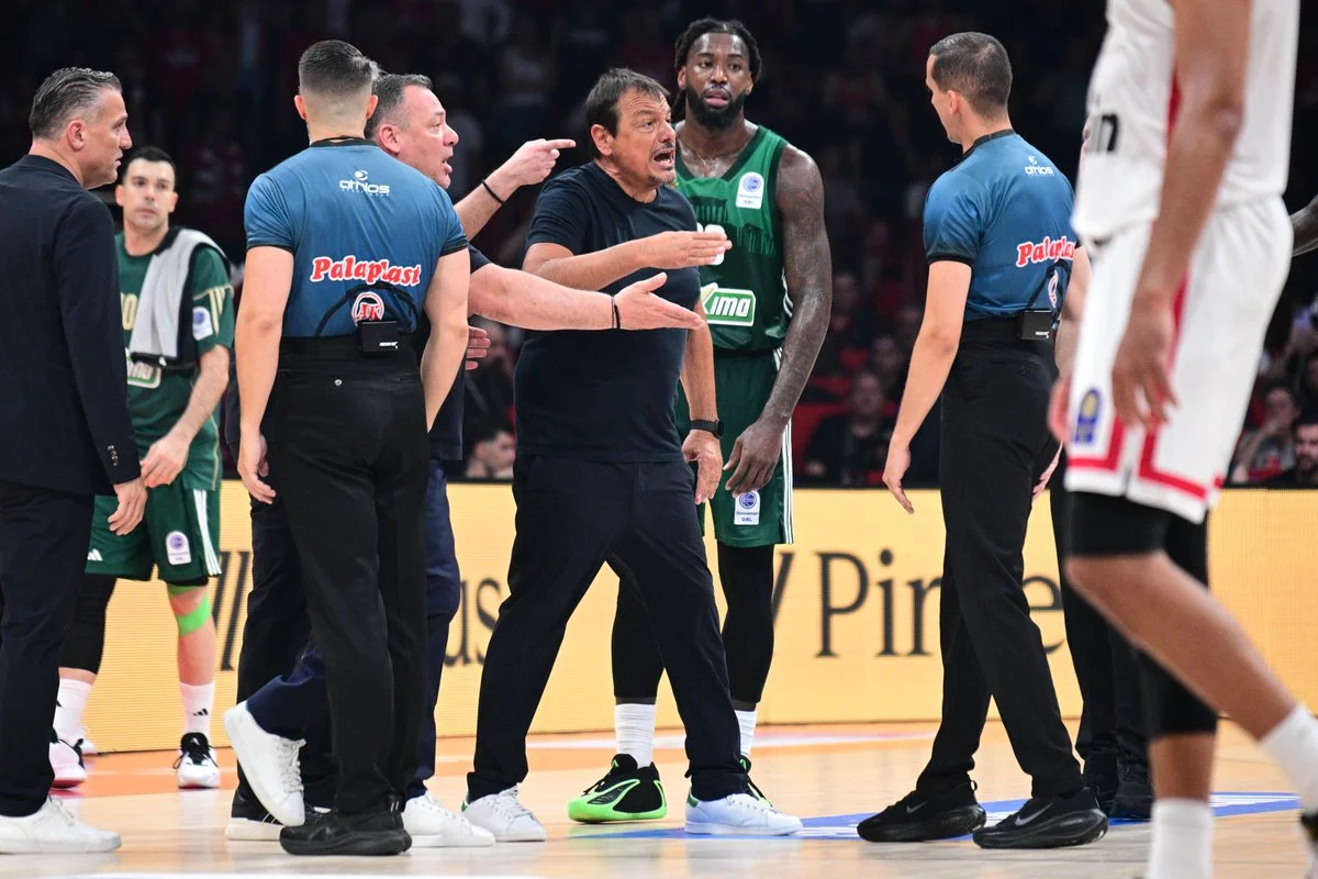 Olympiacos kazandı, Ergin Ataman atıldı