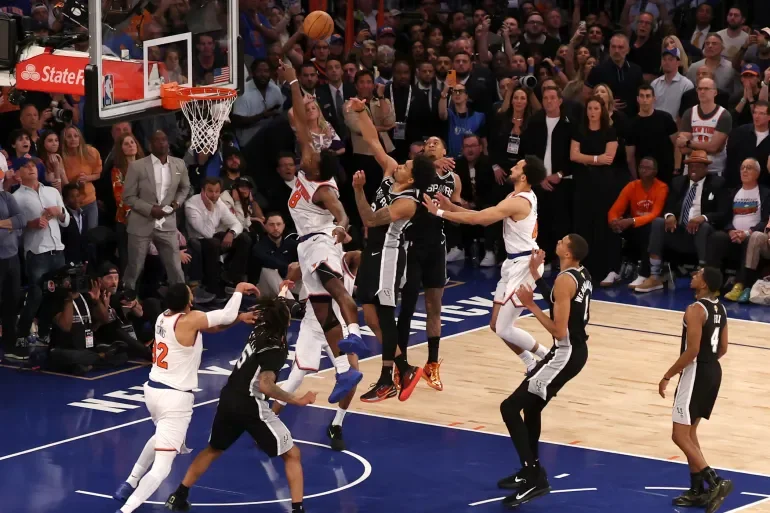 New York Knicks'ten tarihi geri dönüş