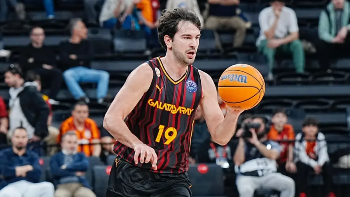 Galatasaray Buğrahan Tuncer ile yeniledi