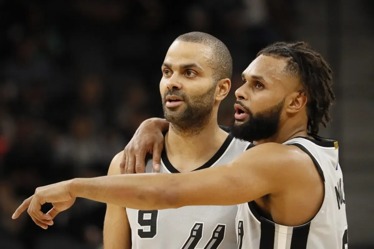 Patty Mills, eski Spurs takım arkadaşı Tony Parker'ın yanında: ASVEL'e transfer oldu