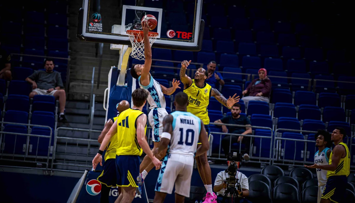 Fenerbahçe Tarfin, TOFAŞ'a karşı galip