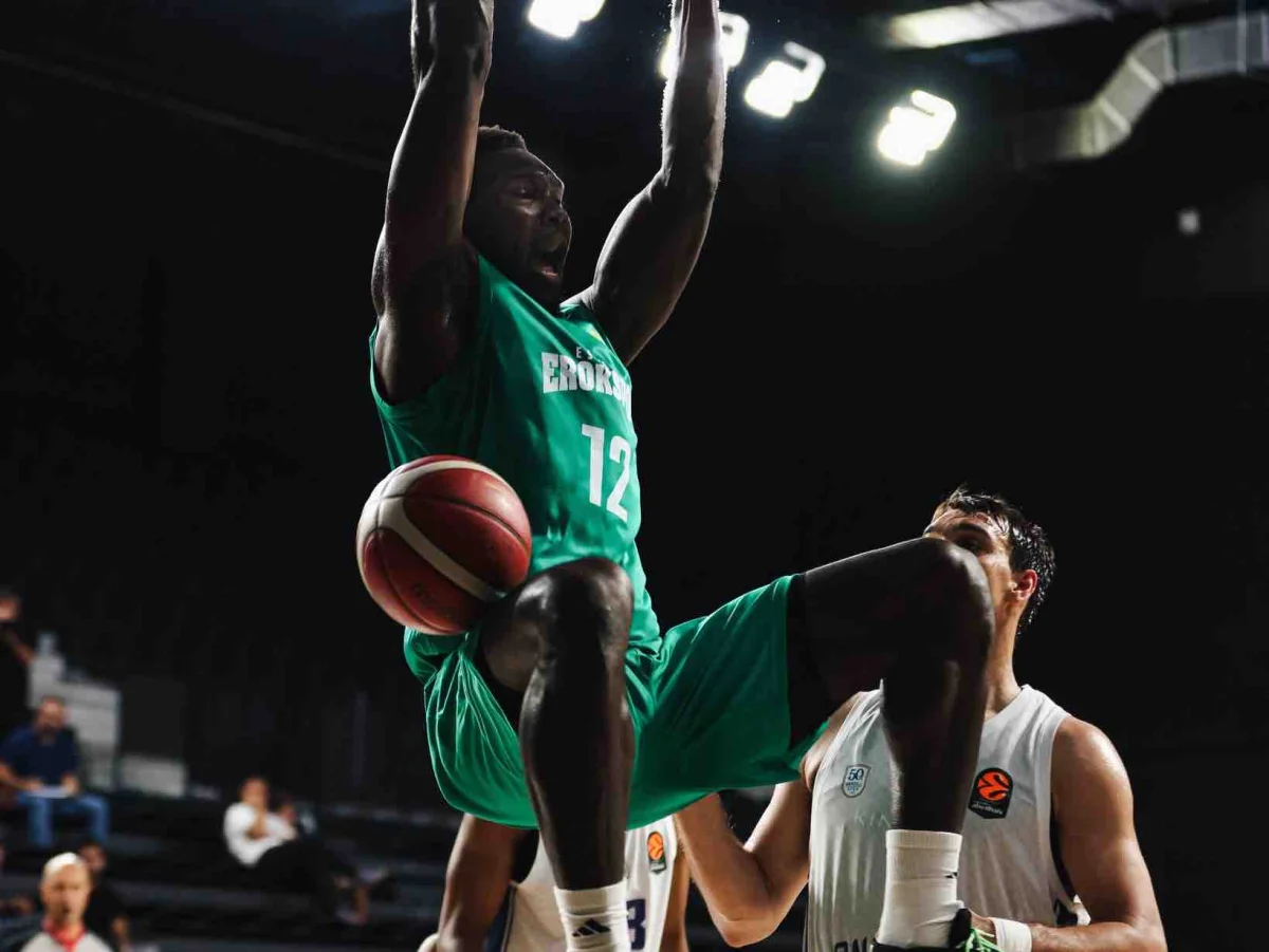 Erokspor, Anadolu Efes'i son saniyede mağlup etti