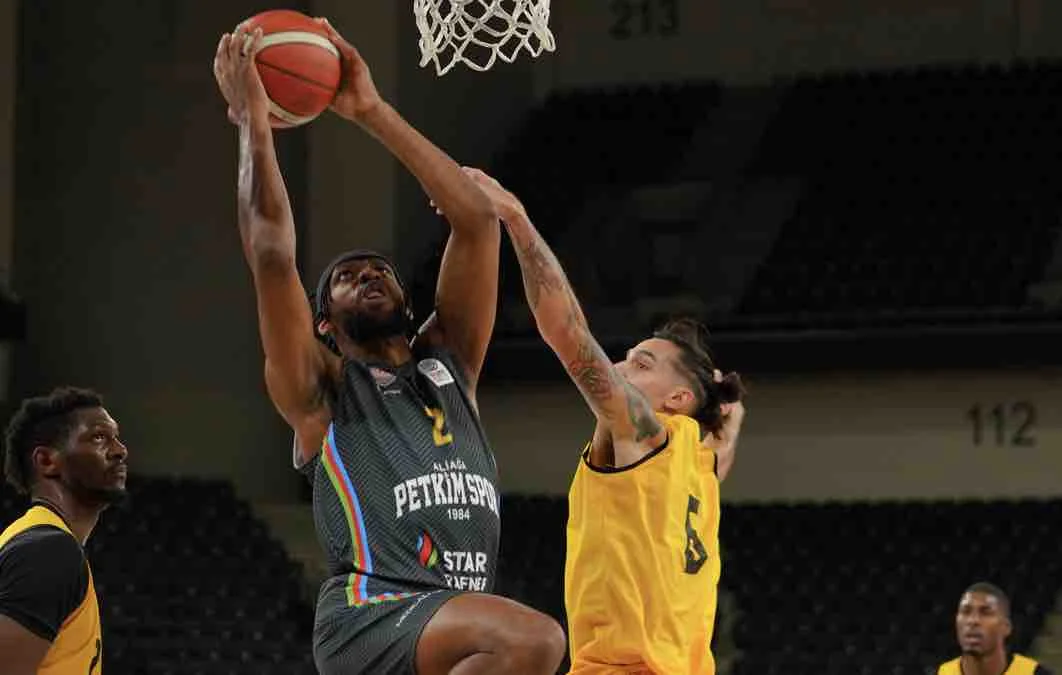Aliağa Petkimspor, Maroussi'yi mağlup etti