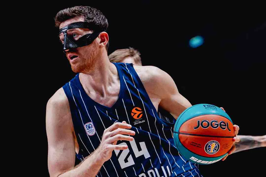 Anadolu Efes, Unics Kazan karşısında son periyotta açıldı