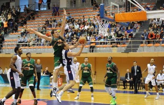 İstanbul Büyükşehir, Banvit'e direnemedi