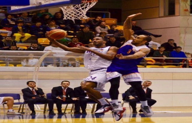 İstanbul Büyükşehir, Ted Kolejliler engelini aştı