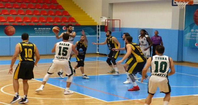 İstanbulspor'u geçen Sakarya Büyükşehir namağlup bitirdi