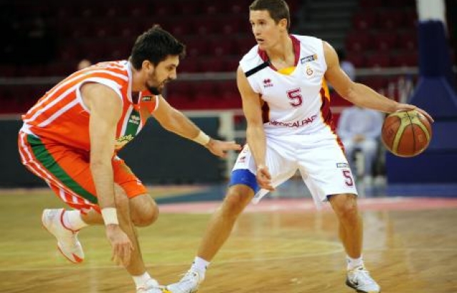 Jaka Lakovic Royal Halı Gaziantep'te