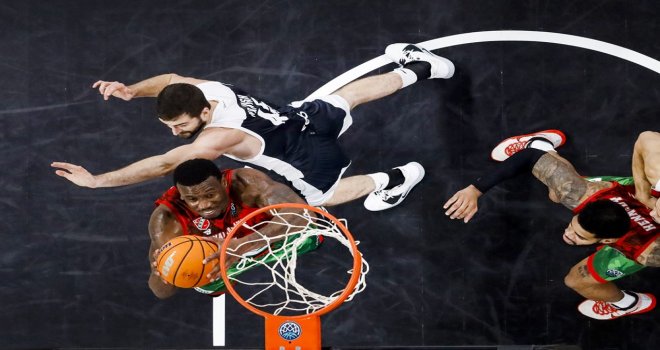 Kaf Kaf, Bamberg'e takıldı