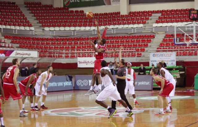 Kaf Kaf, Kolejliler engelini aştı