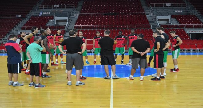 Kaf Kaf, Mega Leks ile karşılaşıyor