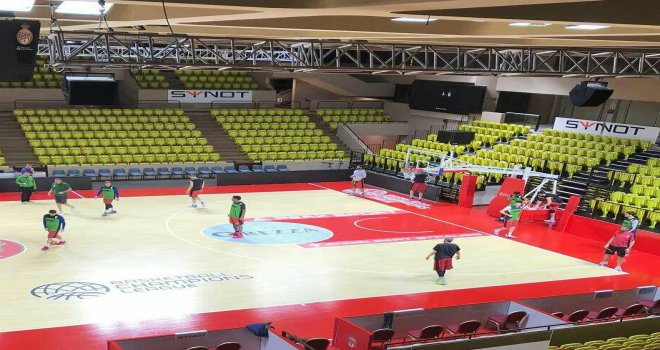 Kaf Kaf, Monaco'ya konuk oluyor