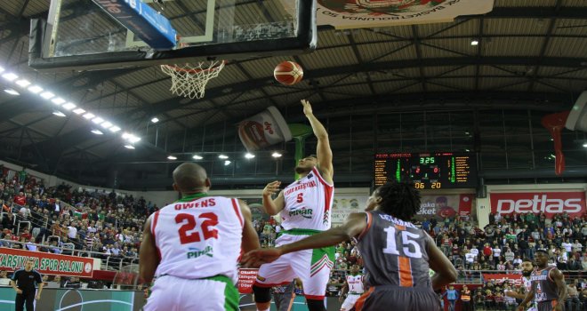 Kaf Kaf, Ukrayna deplasmanında