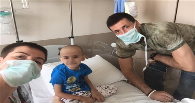 Kaf Kaf'ın devleri, kanser hastası çocukların yüzünü güldürdü