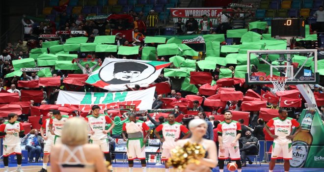 Karşıyaka taraftarı Frankfurt'ta şov yaptı