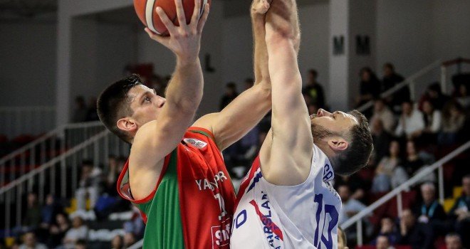 Karşıyaka transfer çalışmalarını sürdürüyor