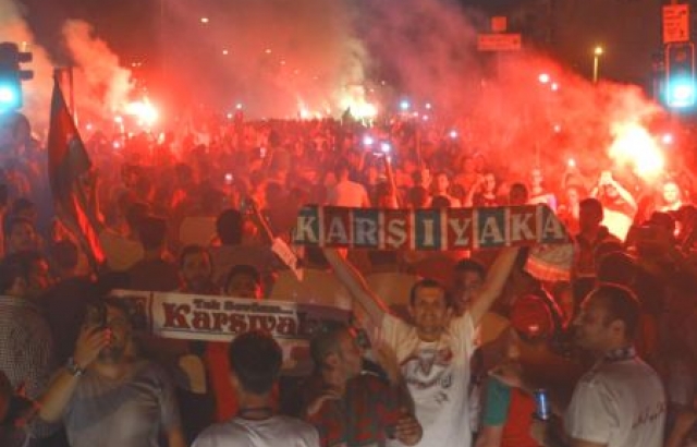 Karşıyaka'da kutlamalar sabaha kadar devam etti...