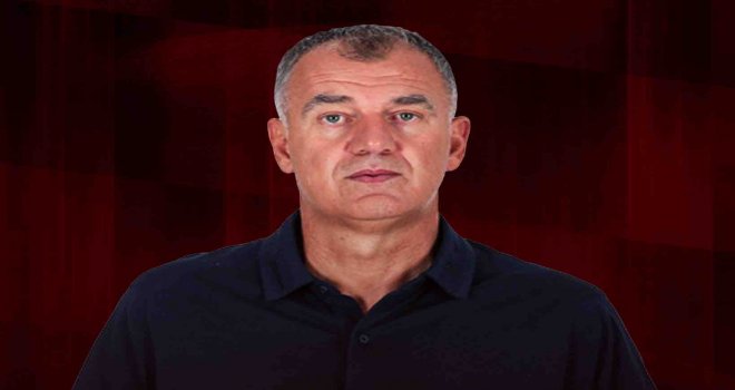 Karşıyaka'da Nihat Mala görevinden ayrıldı