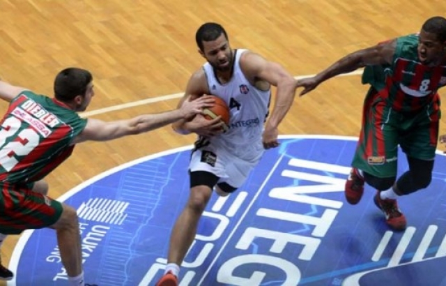 Kartal, Kaf Kaf'ı Lofton ile avladı