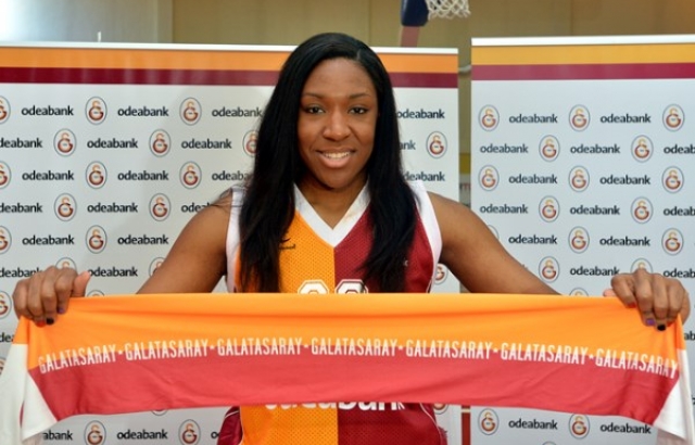 KELSEY BONE 2 YIL DAHA GALATASARAY'DA