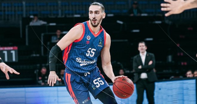 Kenan Sipahi Bahçeşehir Koleji'nde devam ediyor