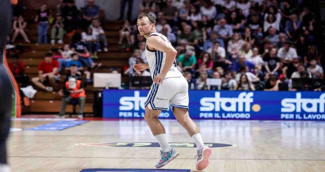 Kevin Pangos Esenler Erokspor'da