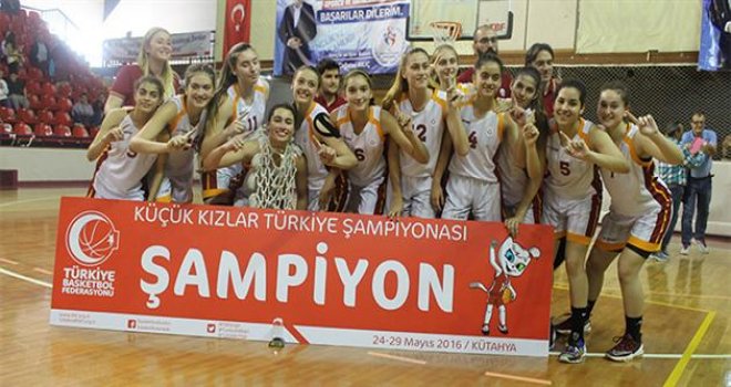 Küçük Kızlar'da şampiyon Galatasaray