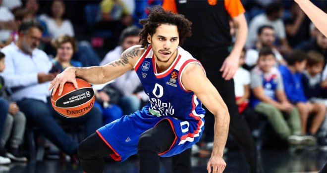 Larkin Anadolu Efes'te kaldı...