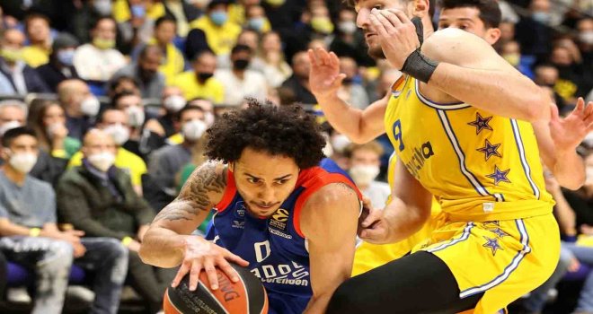 Larkin coştu Anadolu Efes deplasmanda kazandı