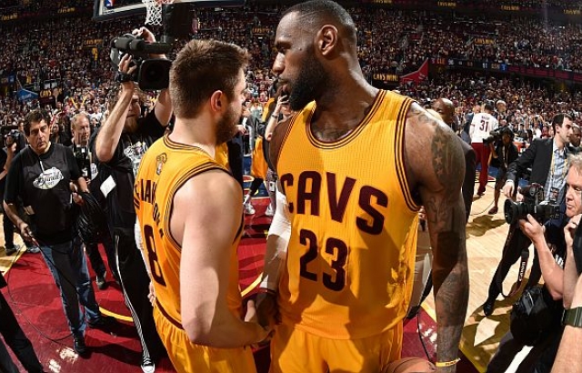 LeBron coştu Cavs seride 2-1 öne geçti