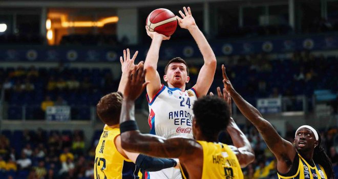 Ligde de kazanan Anadolu Efes...