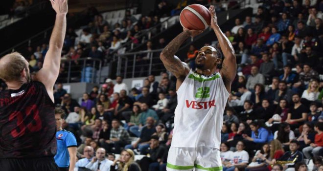 Manisa Büyükşehir evinde galip