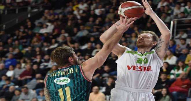 Manisa Büyükşehir, Karşıyaka'yı devirdi