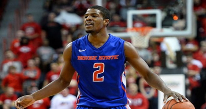 Manisa Büyükşehir'den bir yabancı bir yerli oyun kurucu transferi