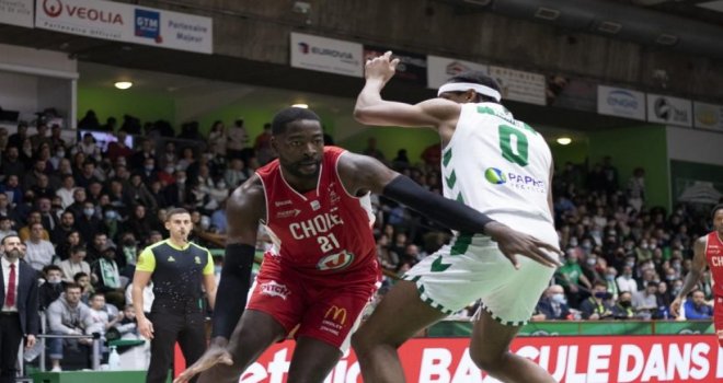 Manisa Büyükşehir'e Nijerya asıllı ABD'li uzun