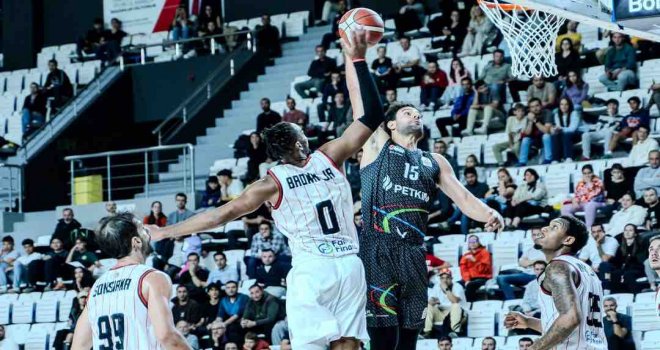 Manisa'da kazanan Aliağa Petkimspor