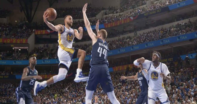 Mavericks seride ilk galibiyetini aldı