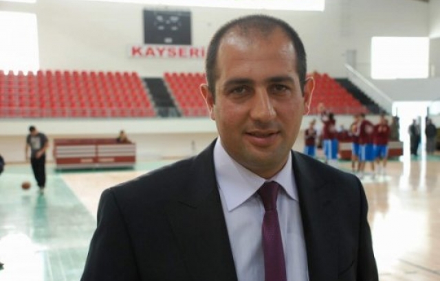 Melikgazi Belediyespor Nihat Kahraman ile devam