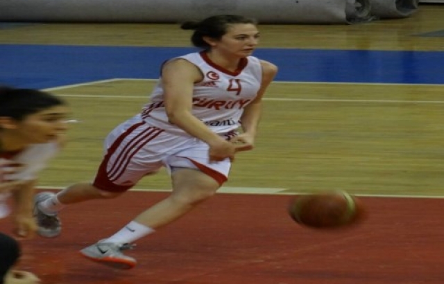 Mersin Kurtuluşspor Gizem ile uzattı