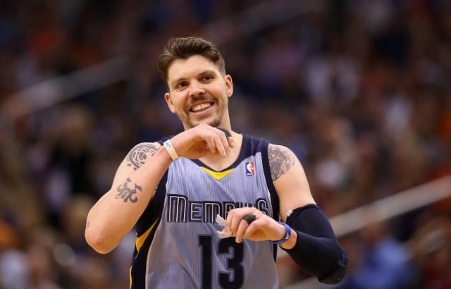 MILLER, LEBRON'UN YANINA GİTTİ