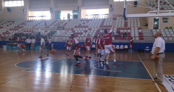 Mondi Melikşah Üniversitesi, Final'i rahat yendi